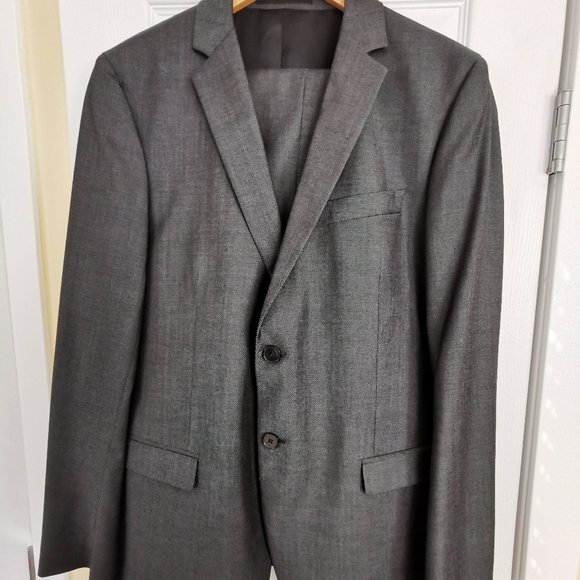 Lightweight Wool Suit - Picture 1 of 10
